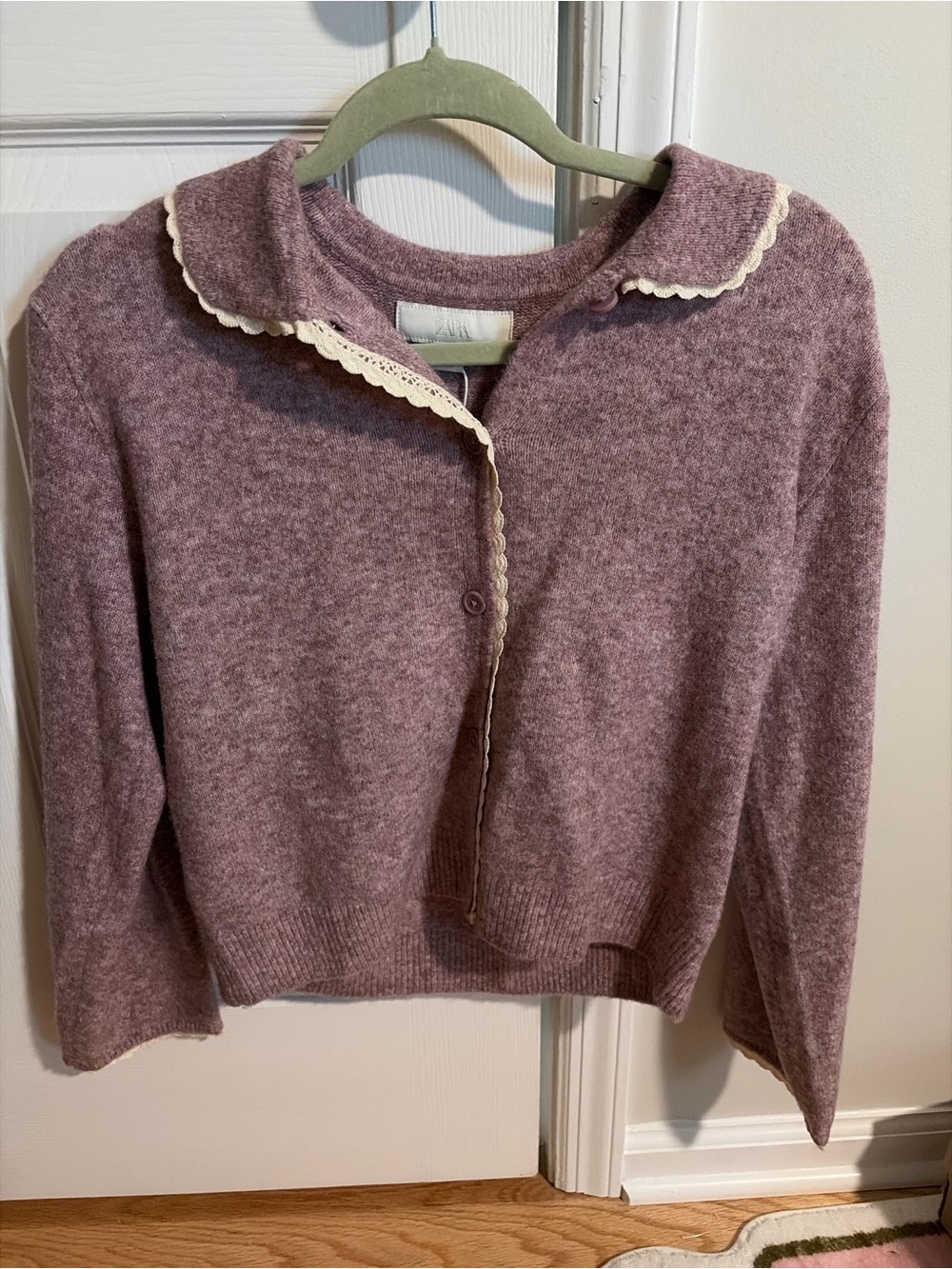 Zara Soft Lilac Button-Front Sweater with Lace-Trim Collar